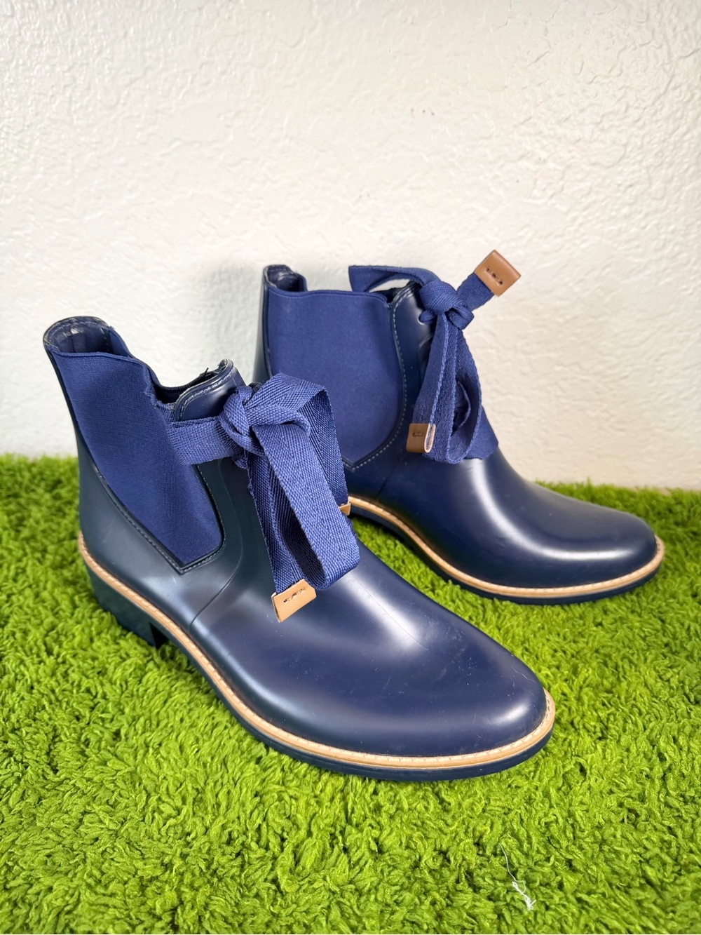 Bernardo Lacey short waterproof rain boots